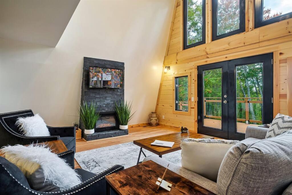 Secluded Mtn View New! 10 Mins To Gatlinburg Or Park Villa ภายนอก รูปภาพ