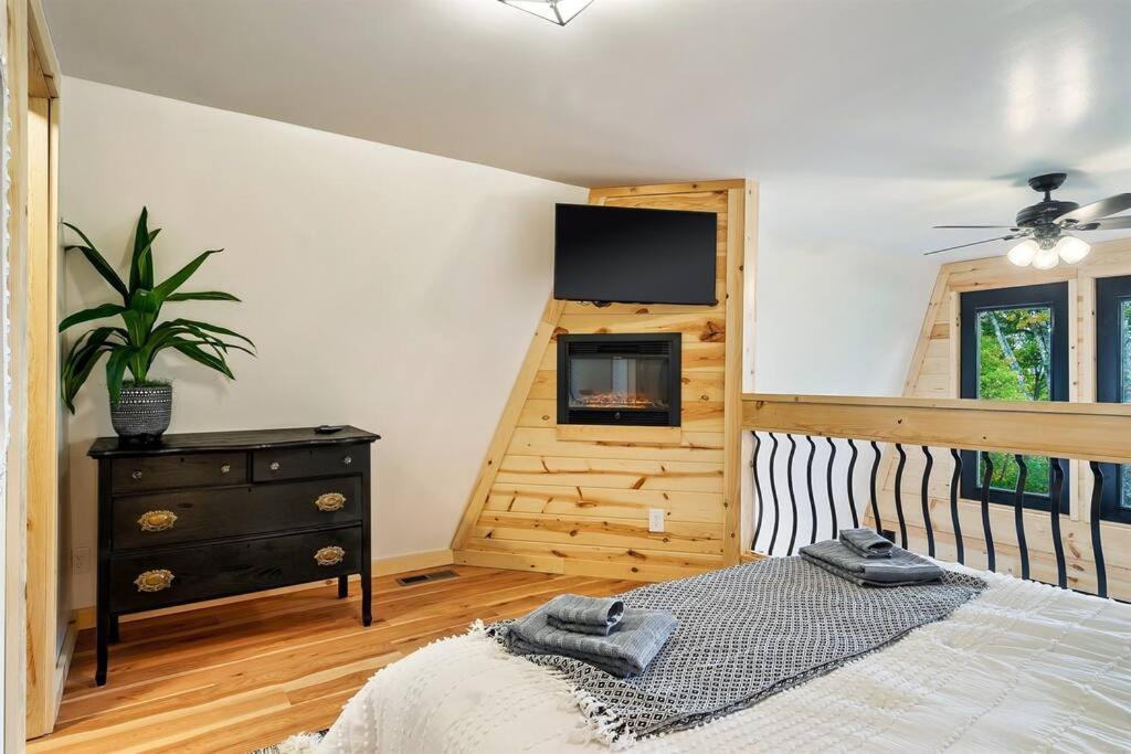 Secluded Mtn View New! 10 Mins To Gatlinburg Or Park Villa ภายนอก รูปภาพ